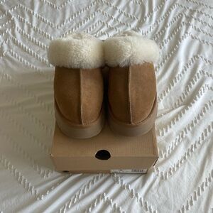 UGG Disquette Woman’s Slippers
